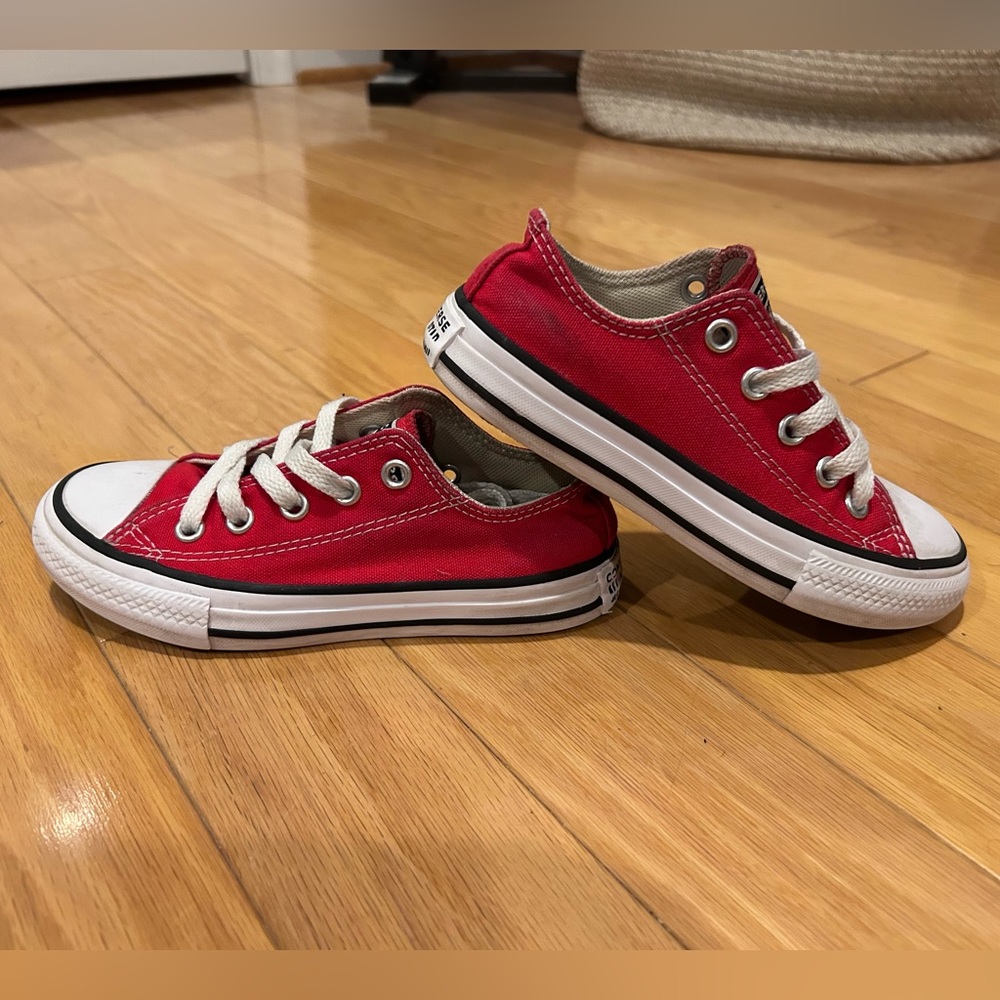 Toddler 11k converse chucks